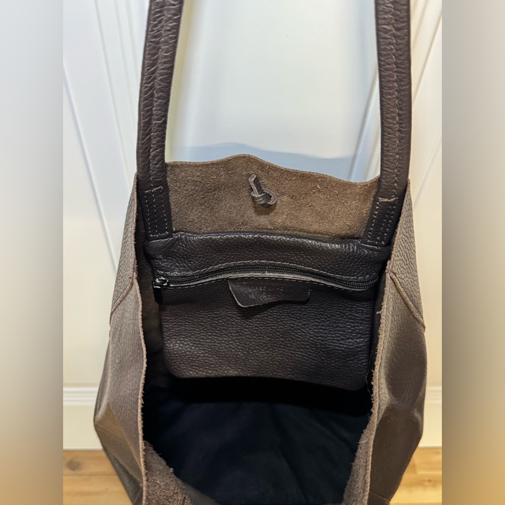 Chic Brown Leather Purse - Picture 7 of 9